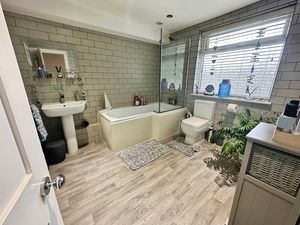 High Street- click for photo gallery